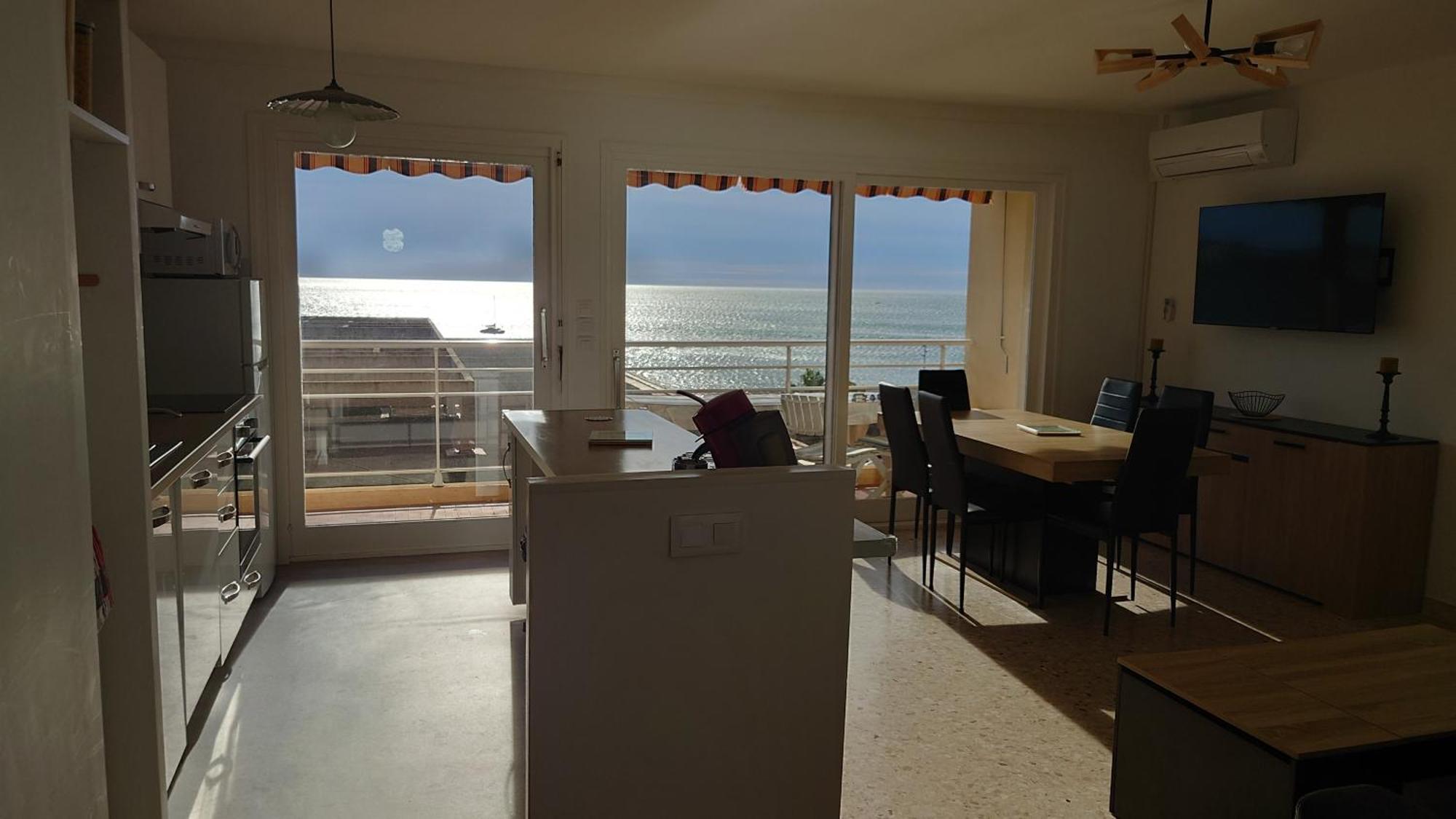 Vue 80m2 * Frejus